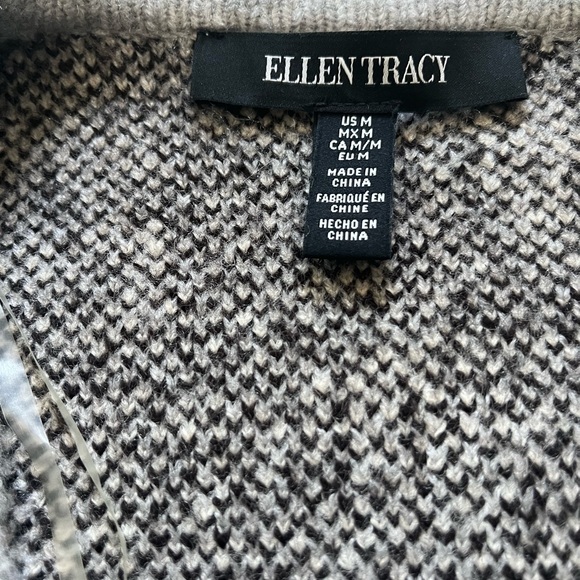 Ellen Tracy Gray Animal Print Cardigan. Size M. Good condition. - Picture 3 of 13